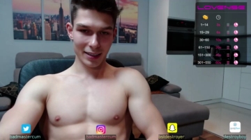 Destroy_Boy  10-11-2021 video outfits